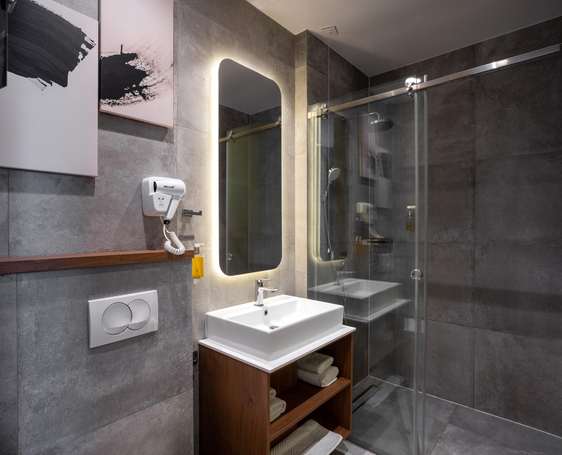 7.jpg - Standard twin room - Maison Royale Beograd